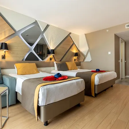 Saturn Palace Hotel 5*